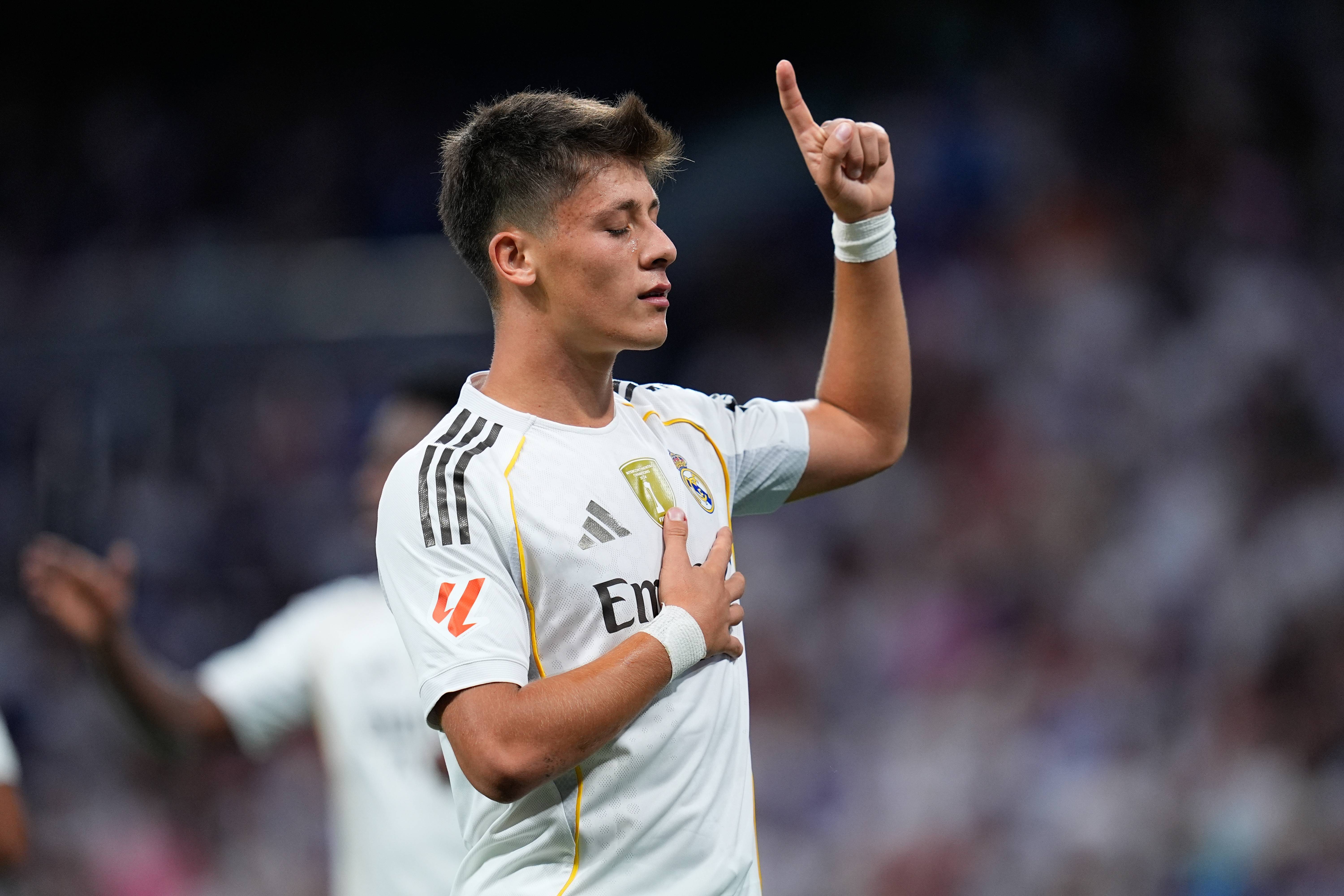 九游体育app-包含刚刚！Karsa在日本队比赛中高光表现德罗巴在巴塞罗那比赛中战术调整，国际比赛日巴黎圣日耳曼伤情更新的词条