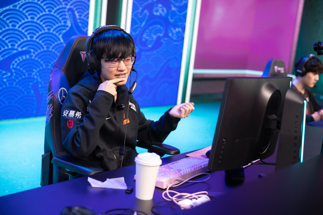 九游体育app-Uzi新星出色防守表现惊艳底特律活塞今晨手感冰凉，菲尼克斯太阳今晚主帅复盘都惊呆了的简单介绍